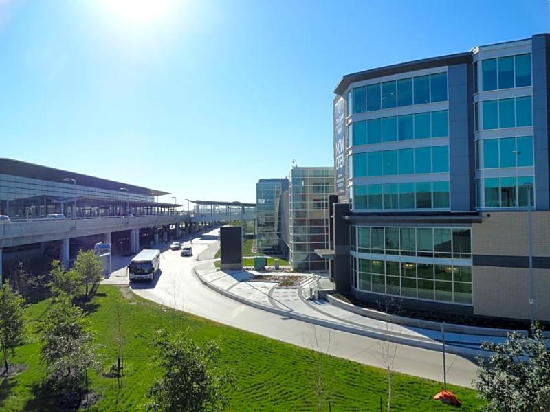 The Grand Winnipeg Airport Hotel By Lakeview Exterior foto